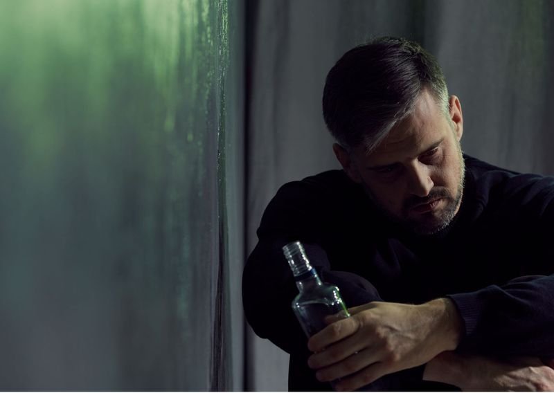 Alcohol and isolation, illustrative image